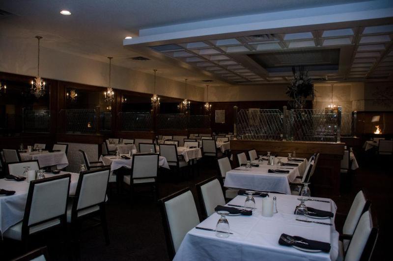Ramada By Wyndham Medicine Hat Bagian luar foto