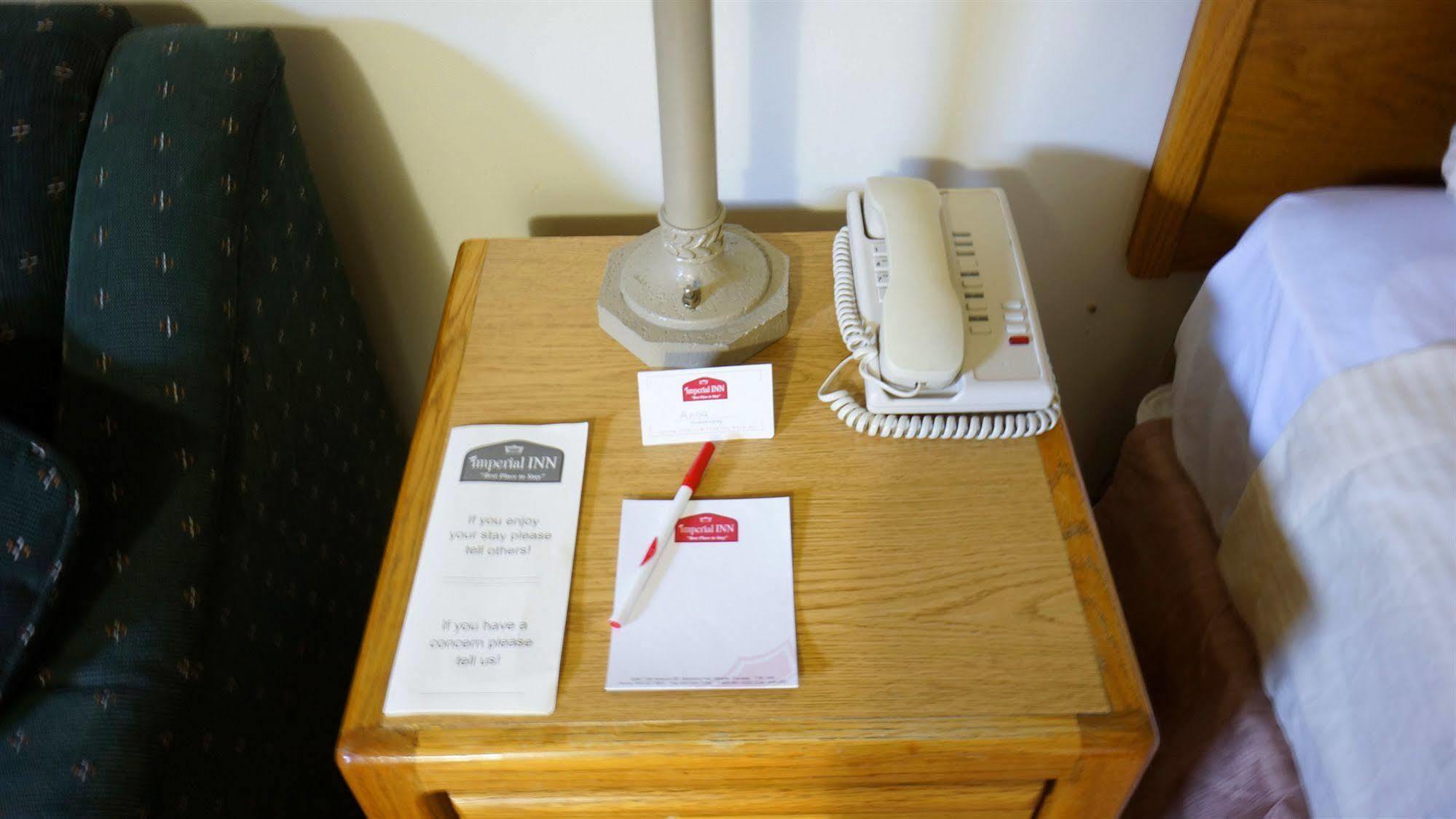 Ramada By Wyndham Medicine Hat Bagian luar foto